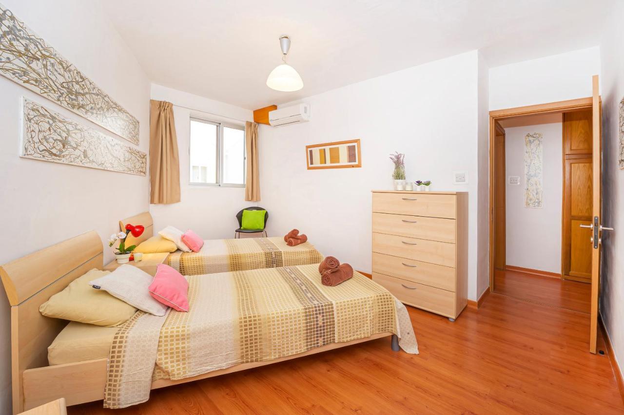 Spinola Bay Top Floor Seafront 3 Bedroom Apartment With Panoramic Sea Views - By Getawaysmalta Saint Julian's ภายนอก รูปภาพ