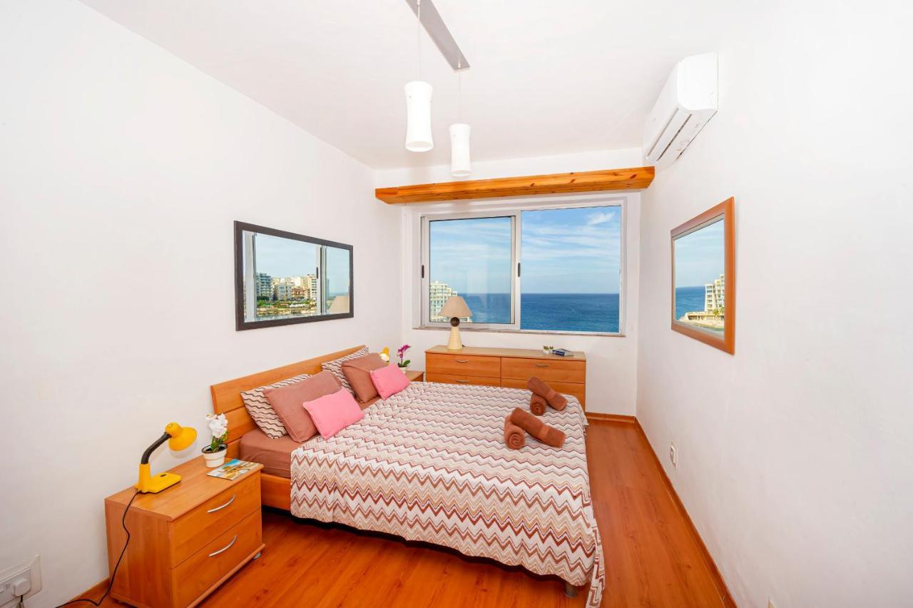 Spinola Bay Top Floor Seafront 3 Bedroom Apartment With Panoramic Sea Views - By Getawaysmalta Saint Julian's ภายนอก รูปภาพ