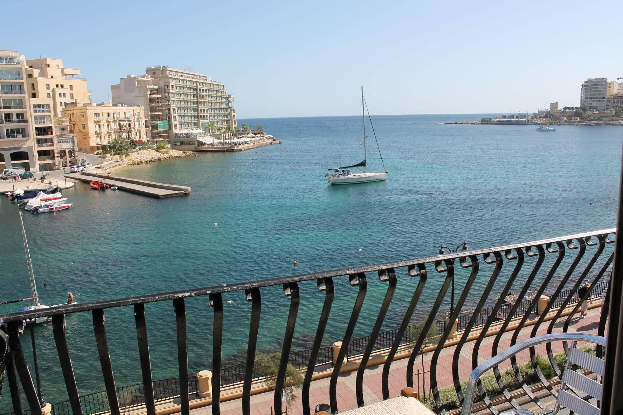Spinola Bay Top Floor Seafront 3 Bedroom Apartment With Panoramic Sea Views - By Getawaysmalta Saint Julian's ภายนอก รูปภาพ